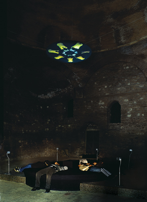 SurroundStill1
